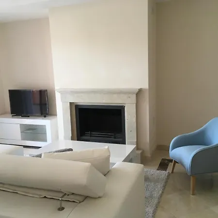 Golf Town House Будинок відпочинку *